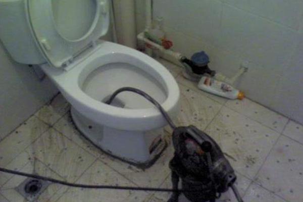 电磁炉噪音大的常见原因及维修方案